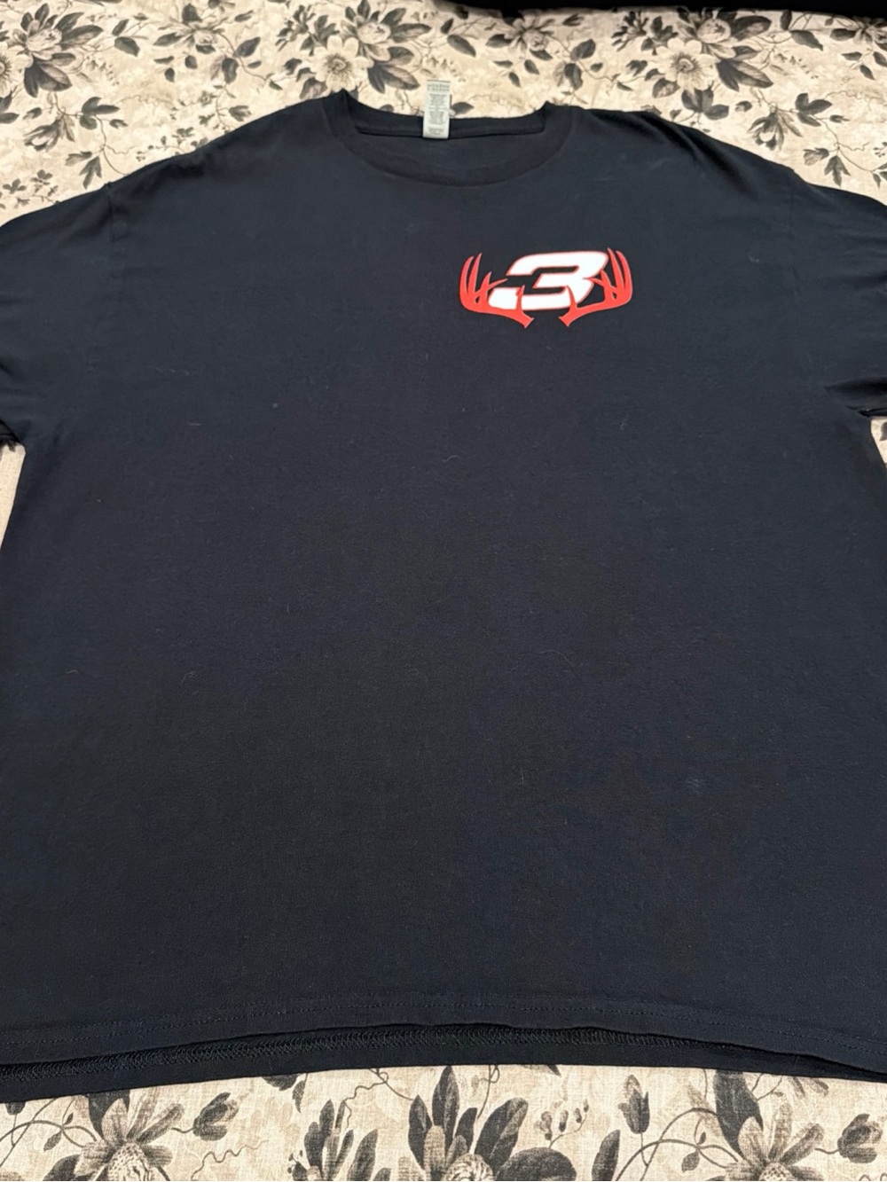 Gildan Dale Earnhardt “Legend Black Short-Sleeve Tee with Red #3 Chest Graphic